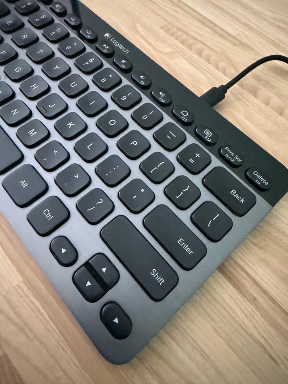 Logitech Wireless Keyboard - Picture 3 of 5